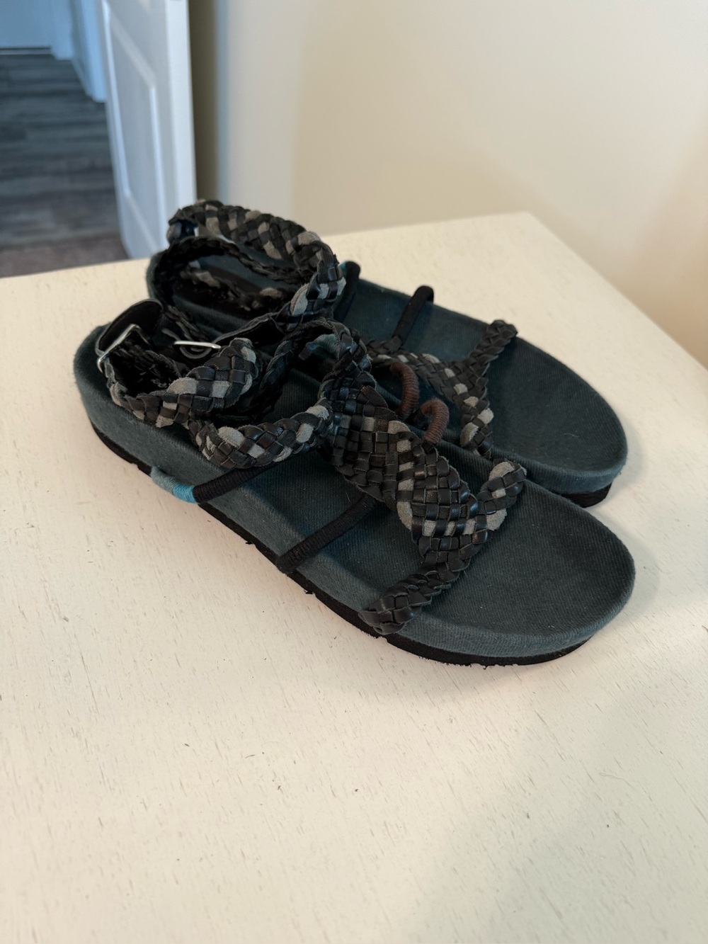 Free People Women’s Denali Blue/Black Braided Strap Gladiator Sandals / Size 40